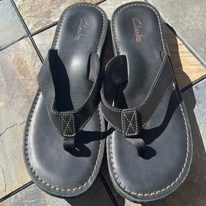 Women’s Leather Clarks Flip Flops, Black, sz 10, EUC